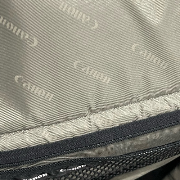 Canon camera 200DG Black Digital Gadget Bag - Picture 3 of 7